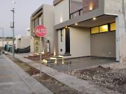 HERMOSA CASA NUEVA EN RENTA MODERNA EN RESIDENCIAL...