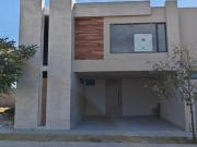 Hermosa casa nueva en Rinconada Santa Fe 2 frente...