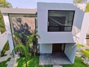 HERMOSA CASA NUEVA EN VENTA CONDADO DE SAYAVEDRA