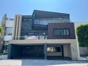 Hermosa Casa Nueva en Venta en Parque Terranova en Lomas...