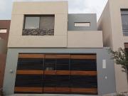 HERMOSA CASA NUEVA equipada en Dominio Cumbres, García,...