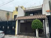 Hermosa Casa Remodelada con Acabados de Lujo en Zona...