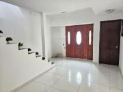 HERMOSA CASA REMODELADA EN SAN MATEO, EN LA PARTE BAJA