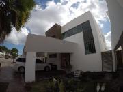 HERMOSA CASA RENTA CUMBRES