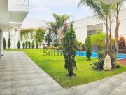 HERMOSA CASA RESIDENCIAL DE TRES PISOS CON SÓTANO