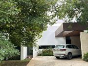 | Hermosa casa semiamueblada, en renta. |