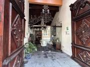 Hermosa casa tipo colonial, ubicada en el centro...