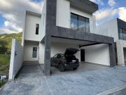Hermosa Casa Ubicada en Fraccionamiento Residencial Las...