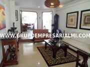 Hermosa Casa Unifamiliar En Arriendo Sector El Poblado...