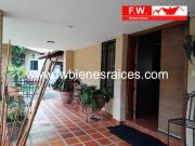 Hermosa casa vía La Puerta