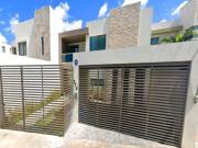 Hermosa casaen Venta. C. 25 MONTEBELLO MERIDA YUCATAN