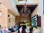 HERMOSA, ESTILO RUSTICO CONTEMPORANEO EN PALMILLAS