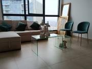 Hermosa habitación con vista a la ciudad