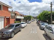 HERMOSA PROPIEDAD CON AMPLIO JARDÍN TRASERO EN ZONA...