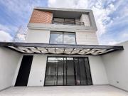 HERMOSA PROPIEDAD DE 3 PISOS EN VENTA EN RESIDENCIAL...