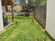 HERMOSA PROPIEDAD. DOS DEPARTAMENTOS EN UNO. PB JARDIN...