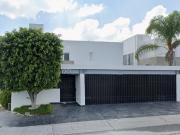 HERMOSA PROPIEDAD EN JURIQUILLA QRO