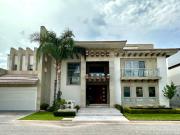 Hermosa residencia a pie de campo de Golf en Club Montebello