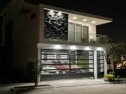 Hermosa Residencia Cerrada de Cumbres Contemporaneo...