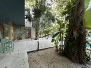 Hermosa Residencia con paneles en Yucatán Country Club...