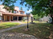 Hermosa residencia de 2 pisos en Colinas del Bosque 1a...