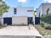 Hermosa Residencia de 4 Habitaciones en Conkal – Privada...