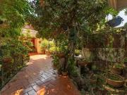 Casa a precio de terreno de casi 1000 m2 en una de las...