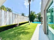 Hermosa residencia de una planta en privada Acapantzingo...