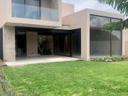 Hermosa Residencia en Altozano, 5 Recamaras, 6 Baños, 4 Aut