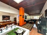 HERMOSA RESIDENCIA EN CALLE EMPEDRADA EN VENTA, BARRIO...