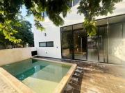 Preciosa Casa en esquina con vista al Jardín en Privada...