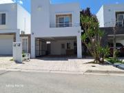 HERMOSA RESIDENCIA EN RINCONADAS DEL VALLE CON 3...