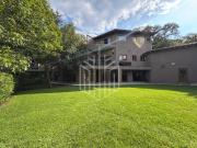 HERMOSA RESIDENCIA EN VENTA CON JARDÍN PLANO Y...