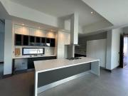 HERMOSA RESIDENCIA EN VENTA DE UN PISO EN UBICACION...