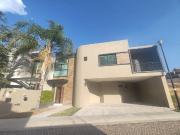 HERMOSA RESIDENCIA EN VENTA en Condominio tipo Americano