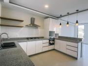 HERMOSA RESIDENCIA EN VENTA, LAGO ESMERALDA. IMPECABLE....
