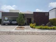 Hermosa residencia en venta ubicada en Claustros del...