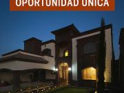 HERMOSA RESIDENCIA FRENTE A PARQUE