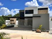 Hermosa residencia moderna de 4 recámaras con piscina y...
