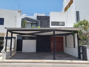 HERMOSA RESIDENCIA MODERNISTA EN CONDOMINIO CON ALBERCA...