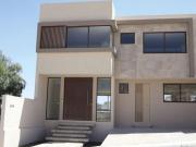 Hermosa residencia ubicada en exclusivo fraccionamiento...