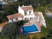 Hermosa Vila con vistas espectaculares, piscina y jardín...