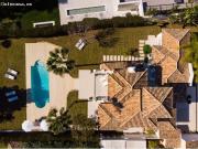 Hermosa villa en primera línea de golf en Los Naranjos...