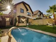 Hermosa y acogedora casa en condominio con excelente...