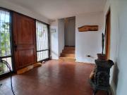 HERMOSA Y AMPLIA CASA, EN EXCLUSIVO SECTOR DE REÑACA