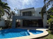 Hermosa y amplia casa en Lagos del Sol / Beautiful and...