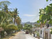 Hermosa y amplia casa en remate con una excelente...