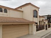 HERMOSA Y AMPLIA CASA EN ZONA RESIDENCIAL, CON...