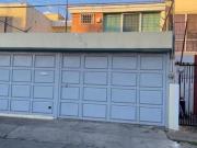 HERMOSA Y AMPLIA CASA MUY BIEN UBICADA HERMOSA Y AMPLIA CASA MUY BIEN UBICADA