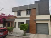 HERMOSA Y AMPLIA CASA MUY CERCA DEL CENTRO COMERCIAL...